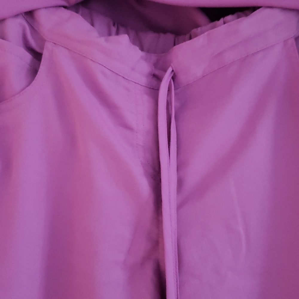 Scrub set